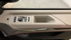 Volkswagen Multivan 2.0 TDI Style 5dr LWB DSG Diesel Estate